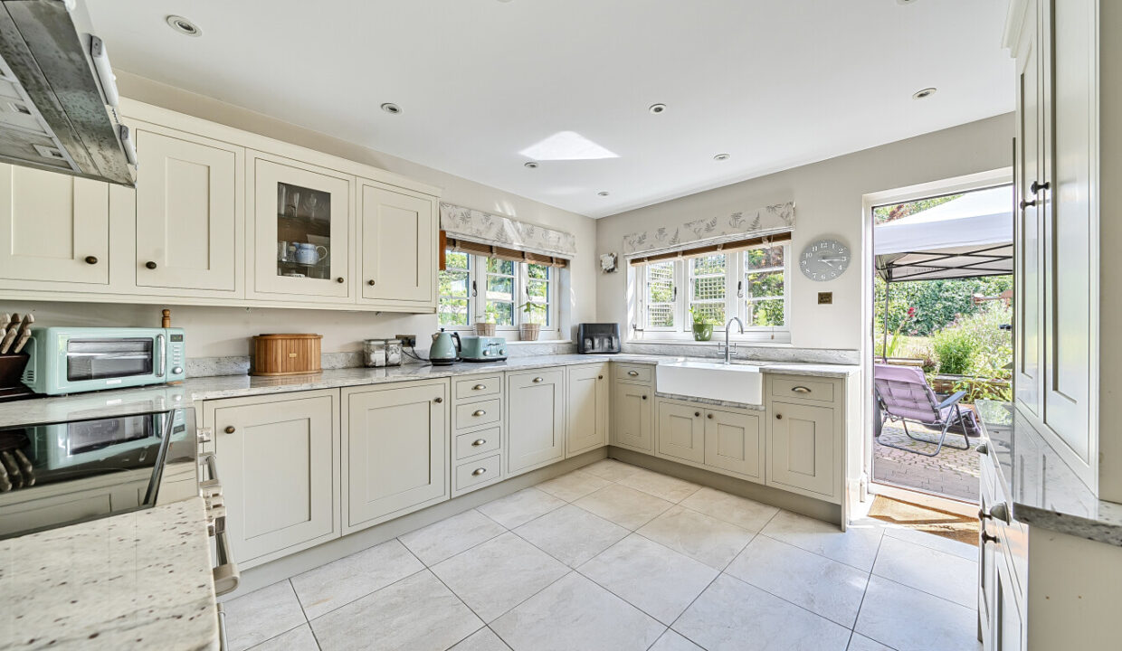00003060-8