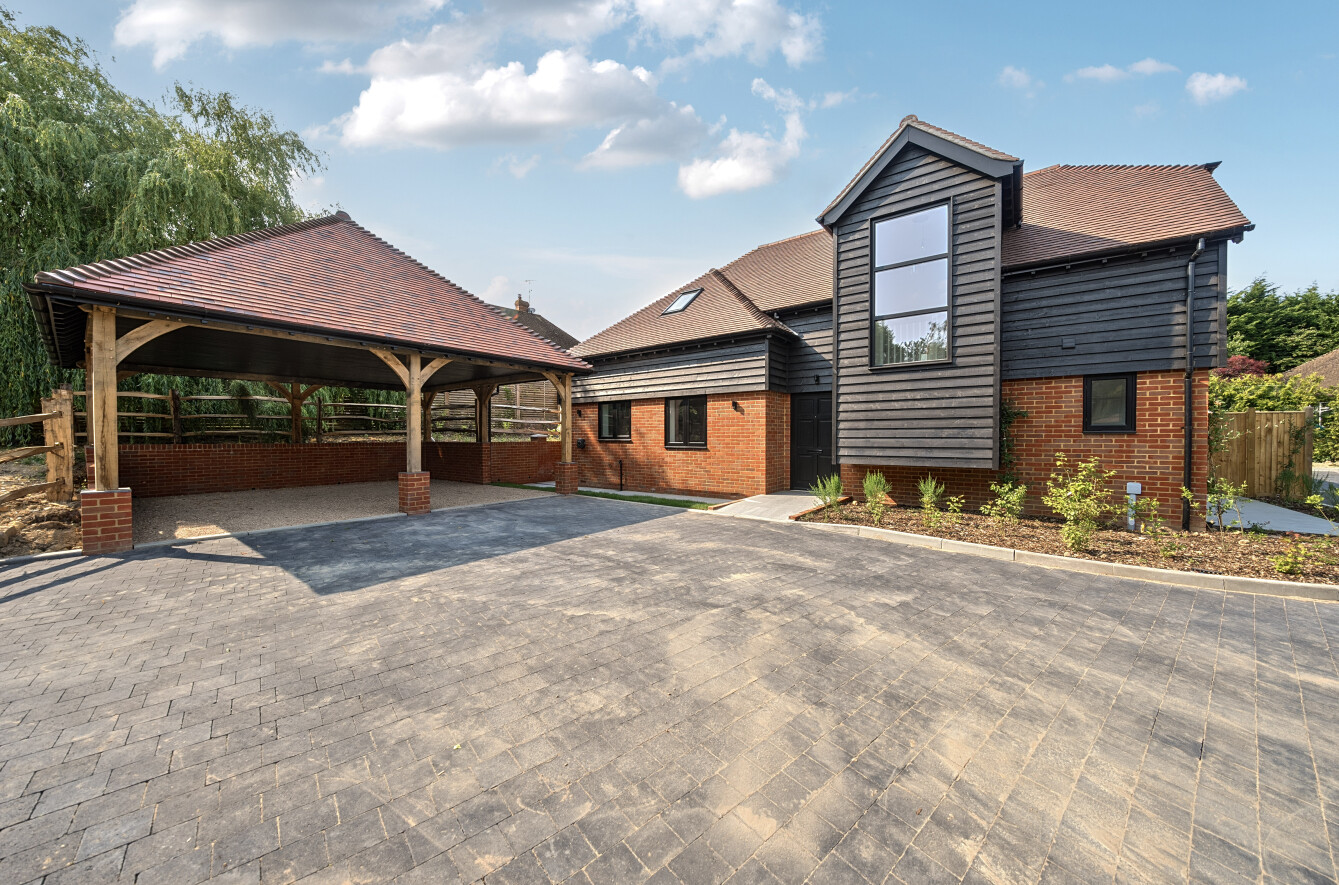 Standen Street, Iden Green