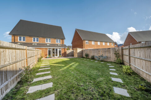 1361620-12-68e3f016d3cf6.jpg
